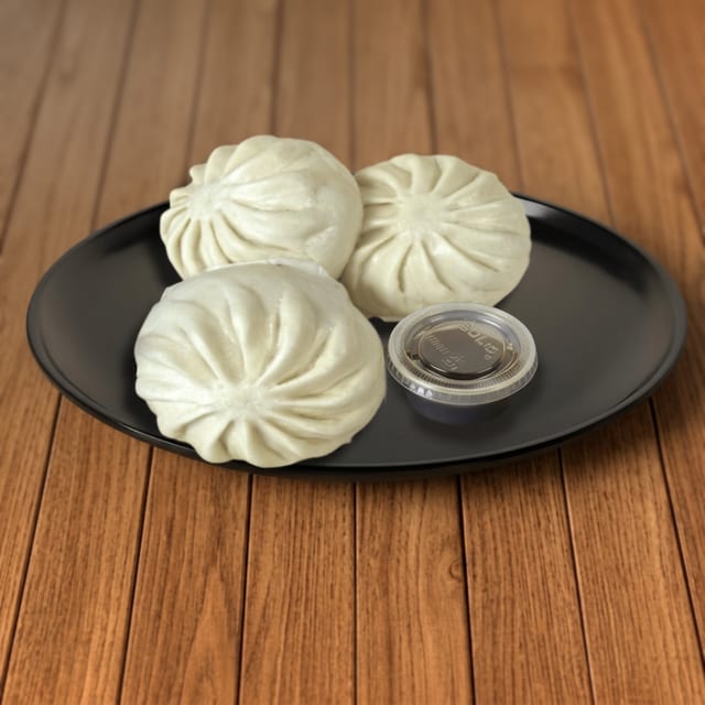 3 Pieces Siopao.